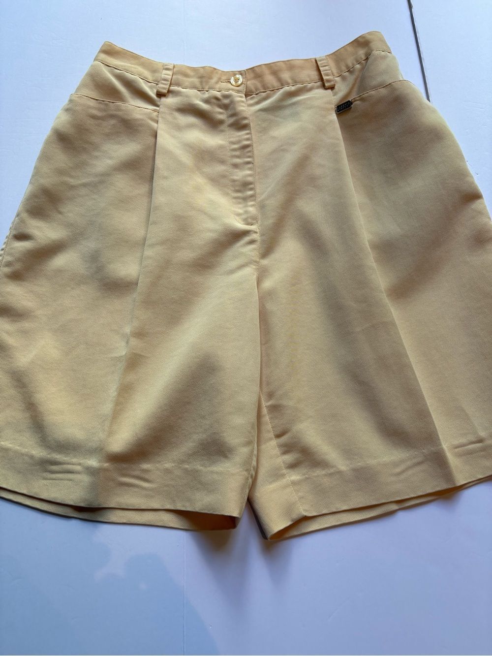 Liz Claiborne Golf Women's Pastel Yellow High-Waist Tailored Shorts Size 12